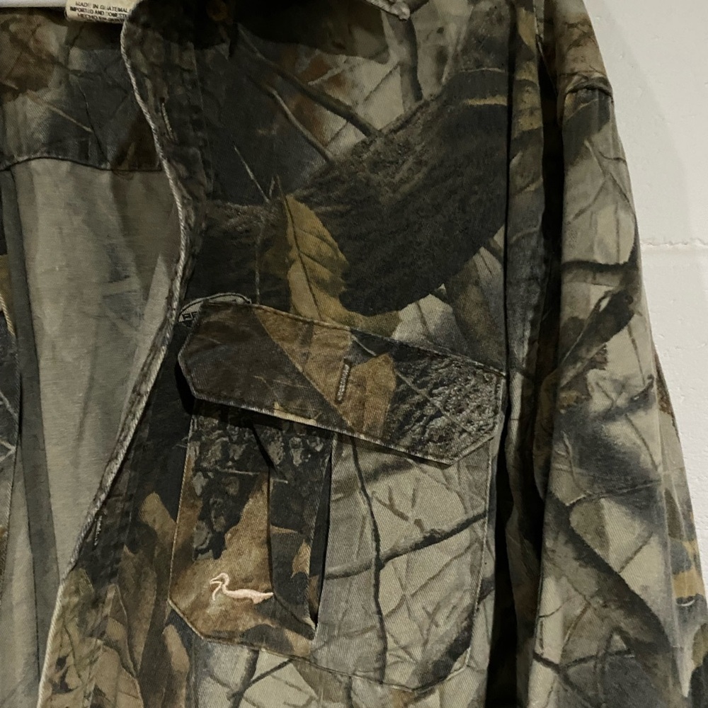 Large camo button front - Picture 4 of 5